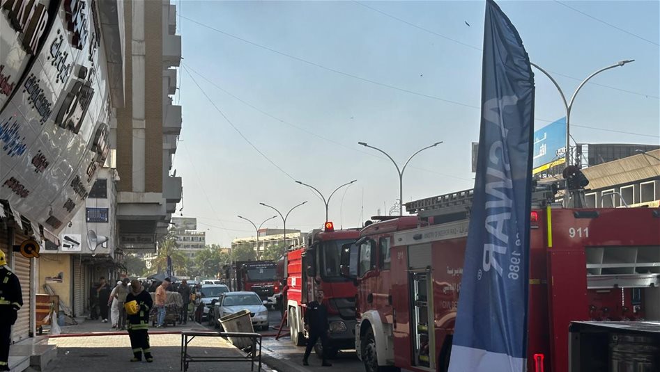 الدفاع المدني يخمد حريقاً في بناية تجارية بساحة الخلاني وسط 