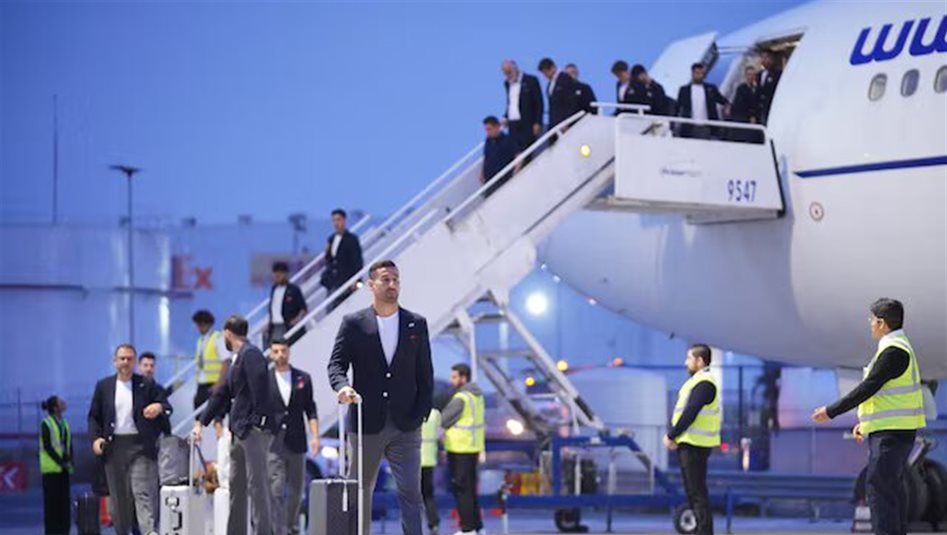 وسط توترات مع الولايات المتحدة.. المنتخب الإيراني يصل المكسيك استعدادا لخوض كأس العالم