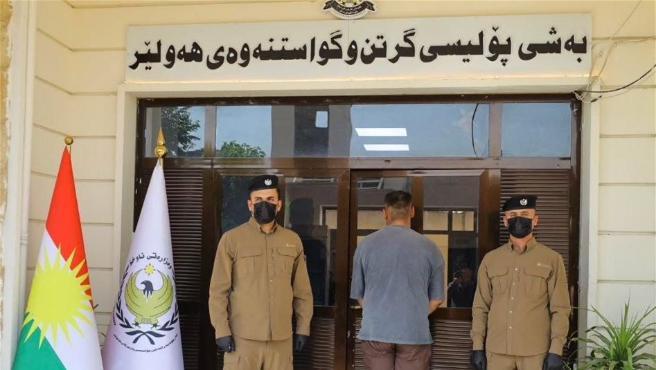 أثار غضباً واسعاً.. شرطة أربيل تعتقل المعتدي على مسن وتكشف ت