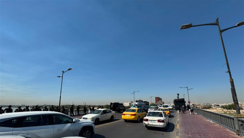 استمرار انتشار القوات الأمنية.. إعادة فتح جسر الجمهورية وسط 