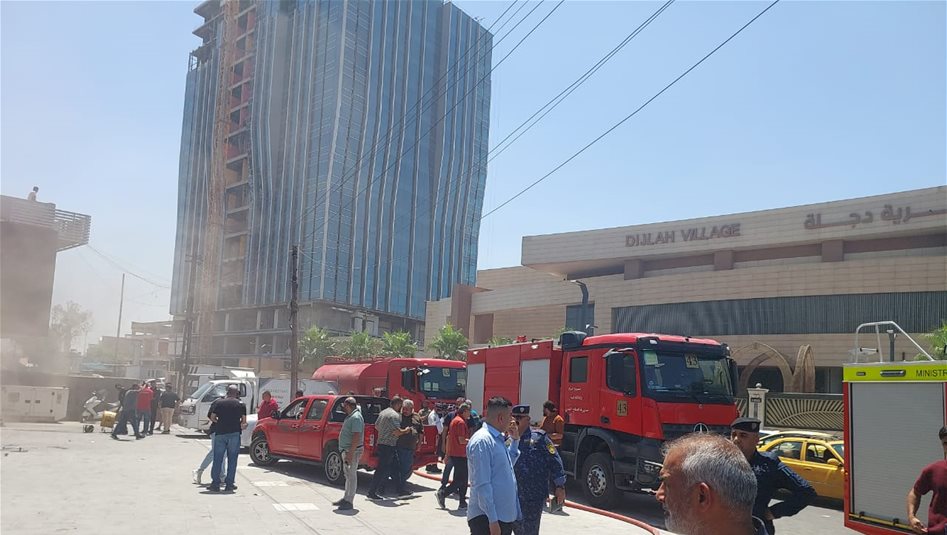إخماد حريق بمحال تجارية في الكرادة ونقل 3 مصابين إلى المستشف