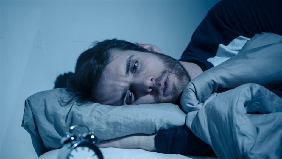 لماذا تتراجع جودة النوم مع التقدّم في السن؟