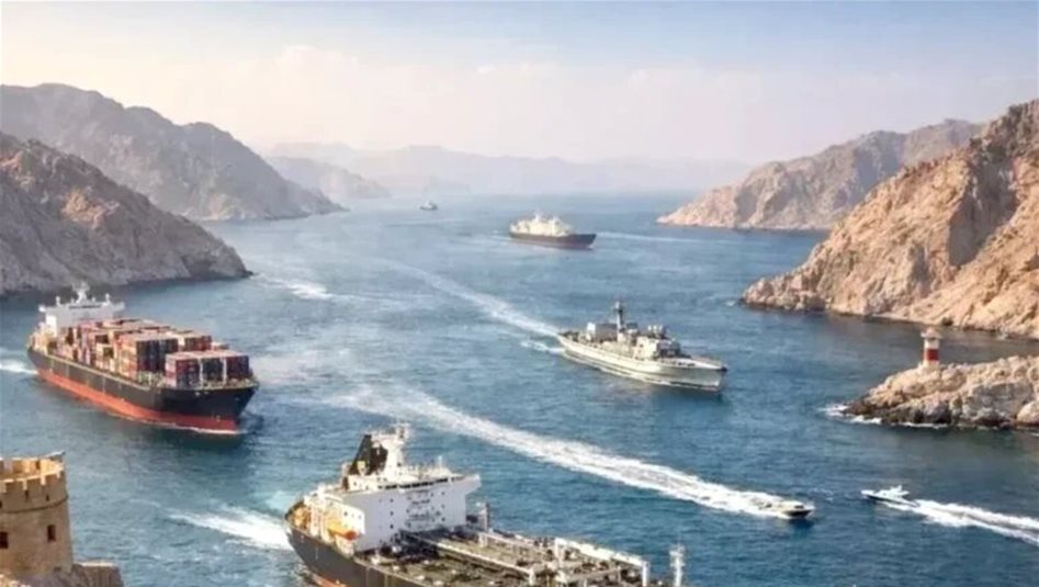 تحمل 20 مليون برميل نفط إيراني.. بلومبرغ: 11 ناقلة نفط غادرت ميناء تشابهار