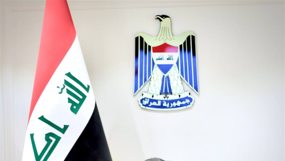 وزير المالية يوجه بمنح العلاوات والترفيعات المستحقة لموظفي الدولة 