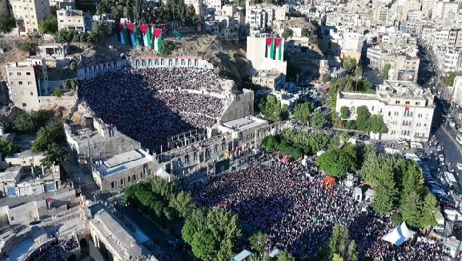 حادث أليم أثناء مباراة الأردن والجزائر