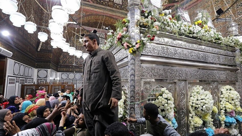مصر تغلق مقام الإمام الحسين (ع) بذكرى عاشوراء.. ما السبب؟