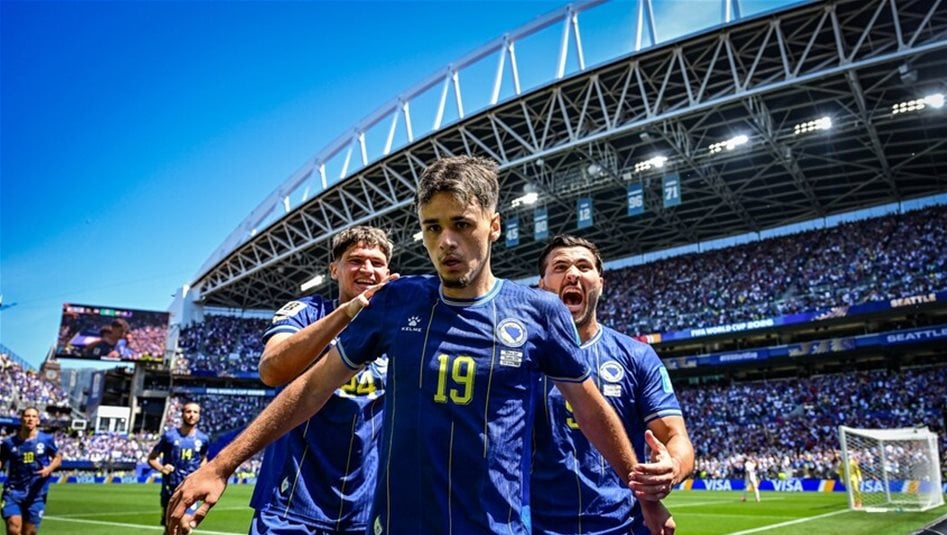 البوسنة أول المتأهلين كأفضل ثالث إلى دور الـ32