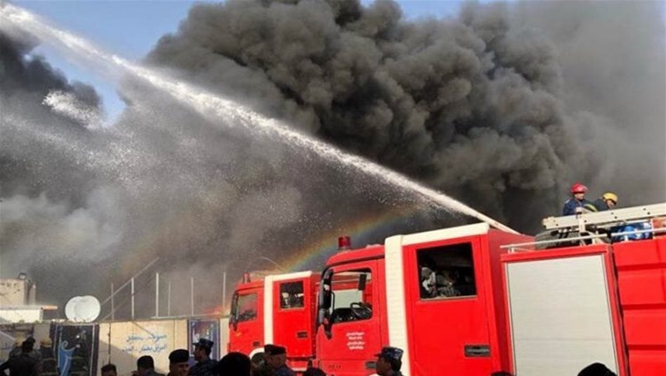 شاهد بالفيديو.. حريق شارع الضلال في بغداد