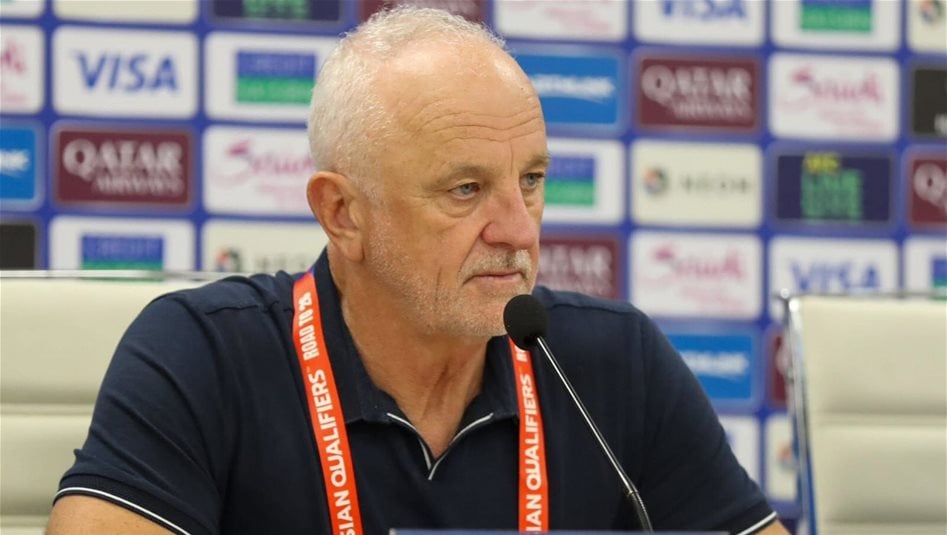 الاتحاد العراقي يحسم موقف استمرار غراهام أرنولد مع المنتخب الوطني