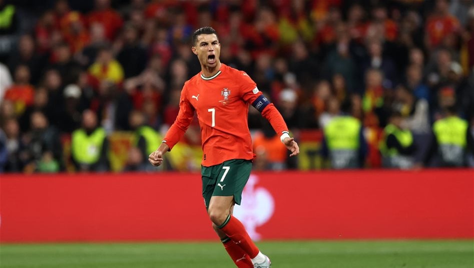 قبيل ملحمة البرتغال وإسبانيا.. رونالدو يعلن عن خبر محزن