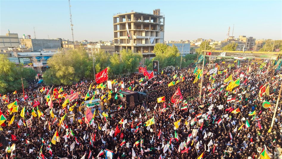 وصول موكب جثمان السيد الخامنئي إلى مجسرات ثورة العشرين في النجف الأشرف