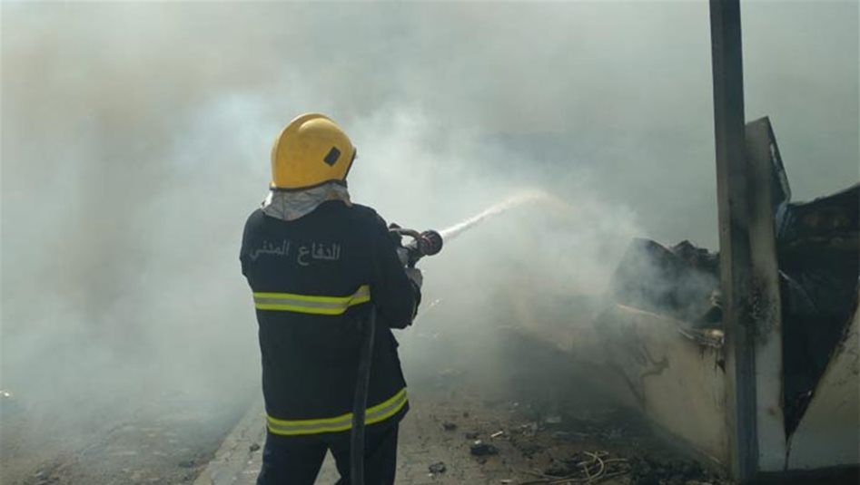 الدفاع المدني يُخمد حريقاً اندلع في معارض للسيارات بمنطقة الحبيبية