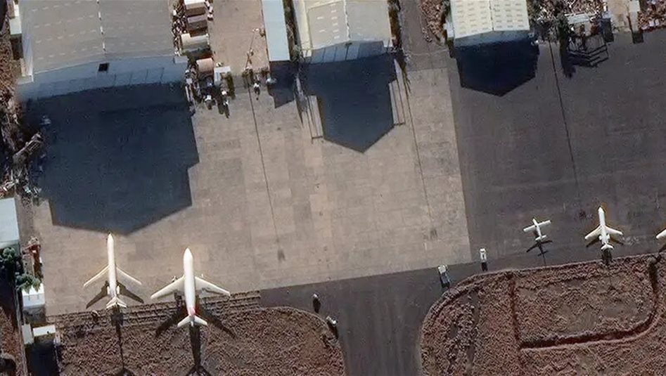 Yemen ordusu, İran uçağının inişini engellemek.