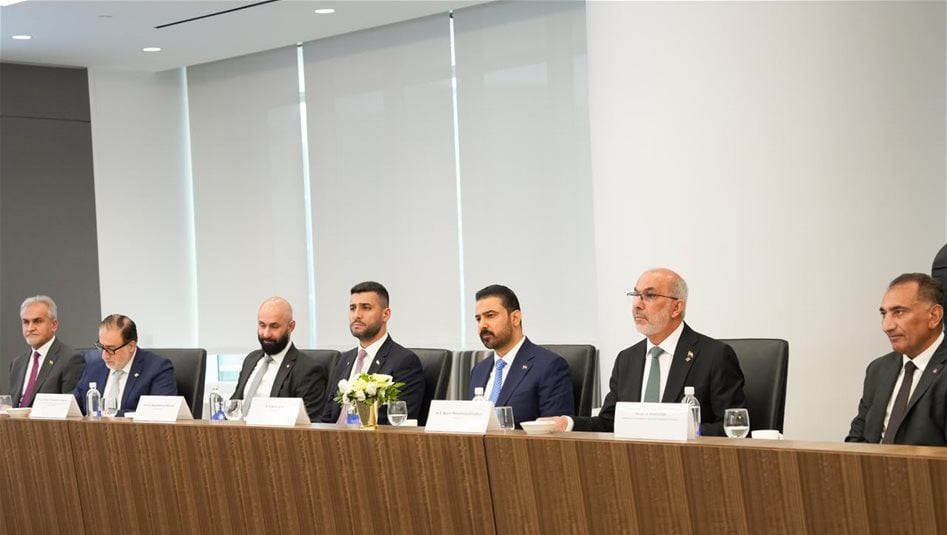 الزيدي يبحث مع "شيفرون" الأمريكية الاستثمار بالمشتقات النفطية وتوسعة الإنتاج وتعدد منافذ التصدير