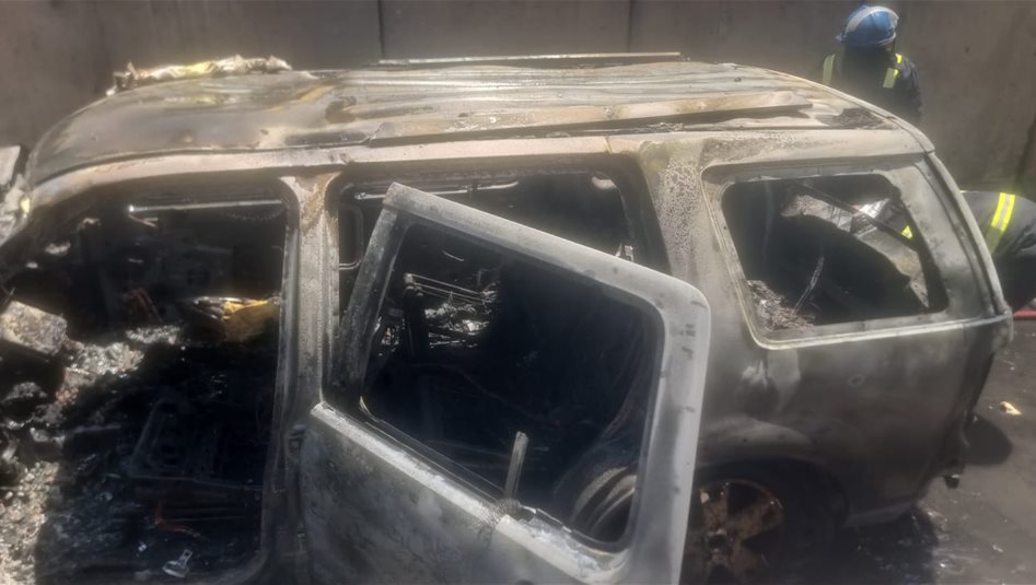 إخماد حريق اندلع داخل عجلة لوزارة الدفاع في "المنطقة الخضراء"