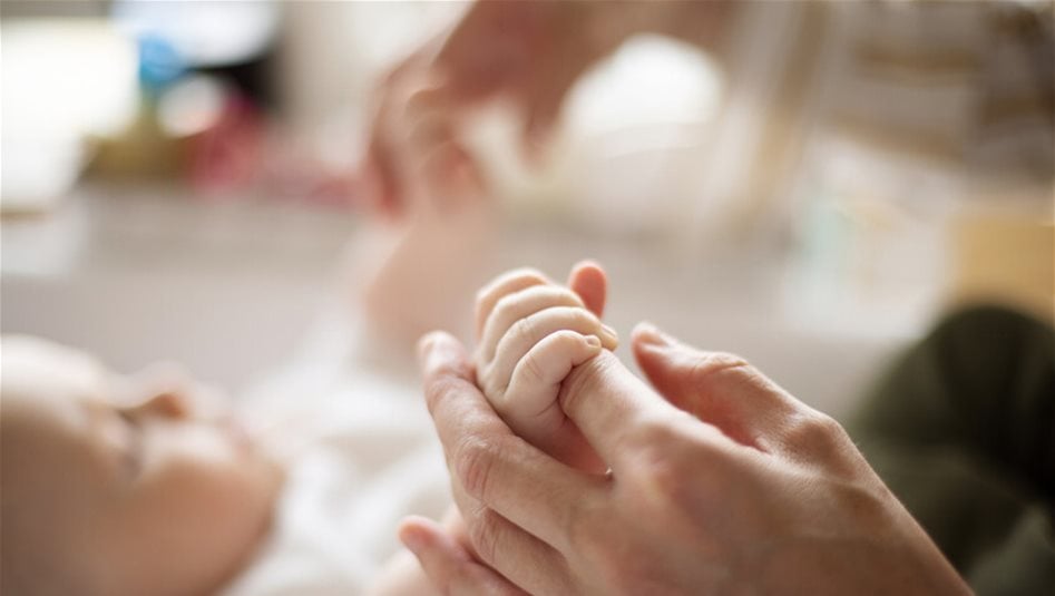 من الذي يتحكم بأعداد المواليد حول العالم.. هل يوجد قانون مخفي للأنجاب؟