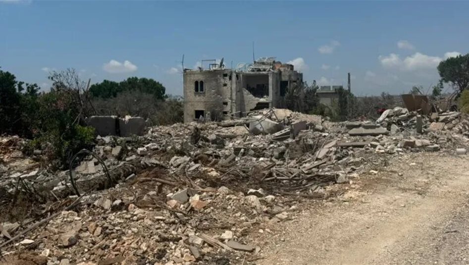 بالفيديو.. أهالي زوطر الغربية اللبنانية يدخلون بلدتهم واثار الدمار واضحة