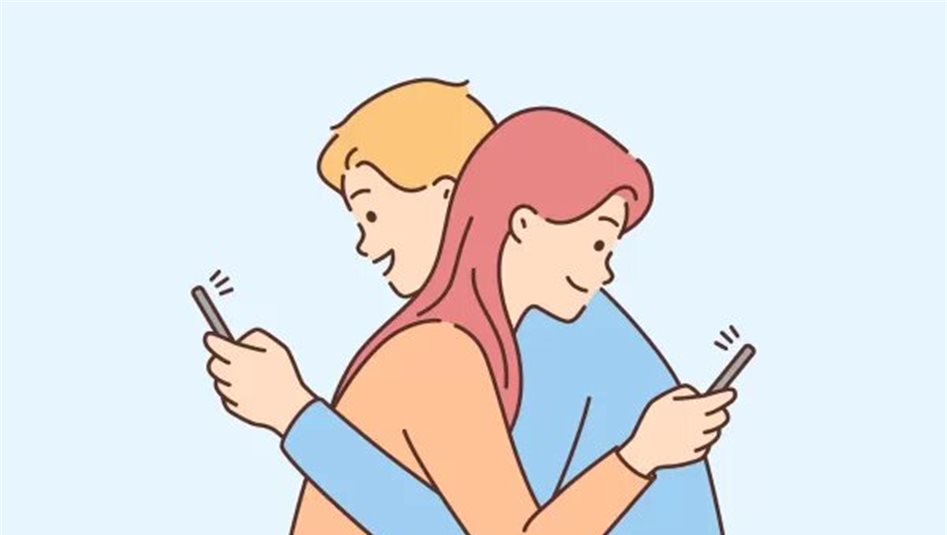 هل يُعد الإعجاب بمنشور على مواقع التواصل خيانة؟ تقرير يثير الجدل حول حدود الوفاء الرقمي