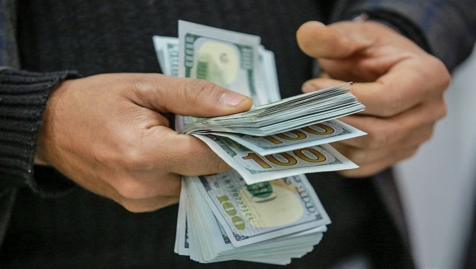 الدولار يرتفع مجدداً.. تجاوز الـ150 الفا للبيع والشراء