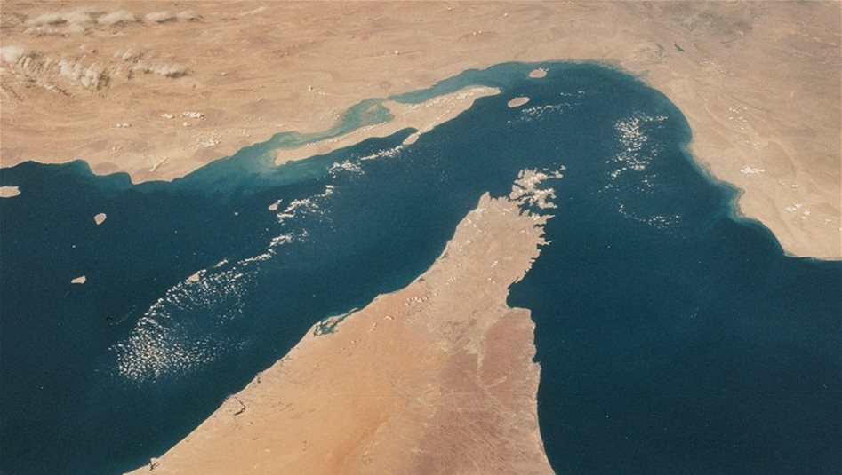 مصدر عسكري إيراني: مضيق هرمز سيظل مغلقاً ولا يوجد أي اتفاق لإعادة فتحه