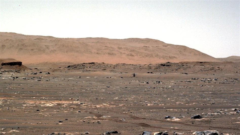 حقيقة مشي رجل بين الصخور.. ناسا تشرح ما يحصل على المريخ