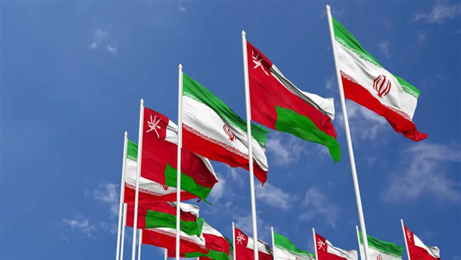 ايران تتفق مع عمان بشأن مضيق هرمز