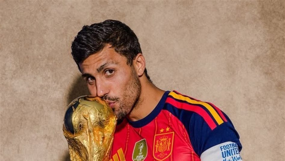 الصراع يحتدم على "رودري".. برشلونة وريال مدريد بانتظار قرار نجم السيتي