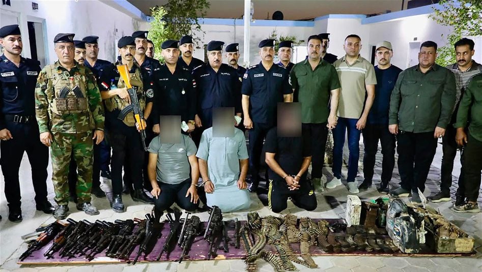 Anbar’da silah deposu ele geçirildi, üç zanlı yakalandı