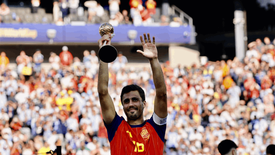 السيتي يحسم موقفه من عرض برشلونة للتعاقد مع رودري
