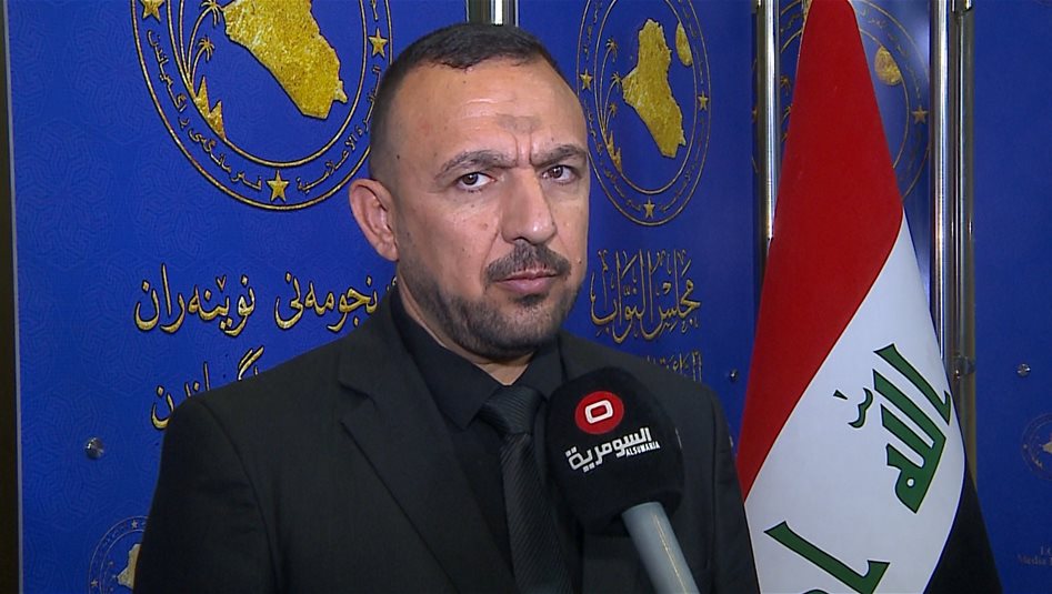 برلماني يكشف سبب التوجه لتجميد عمل مجالس المحافظات