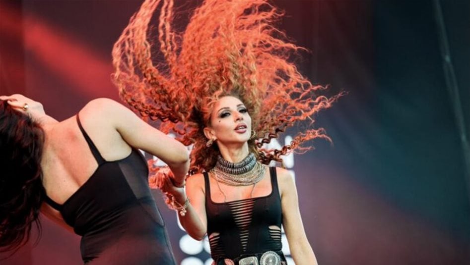 عراقية تتحدى ميريام فارس أمام الجمهور... شاهدوا ماذا فعلت!