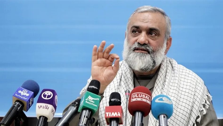 مستشار المرشد الإيراني يشبه ترامب بصدام حسين.. ماذا قال؟