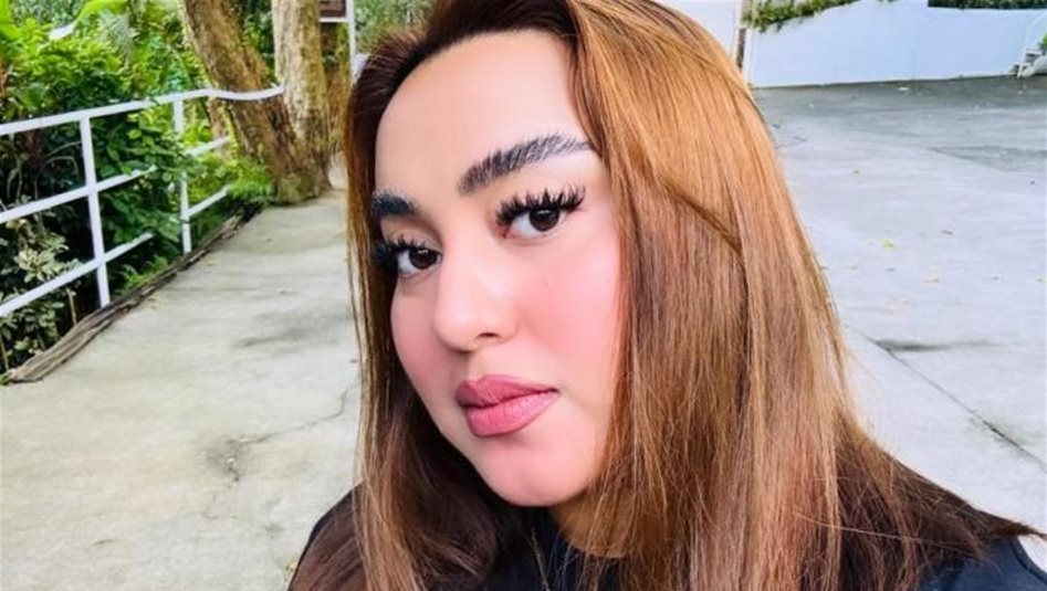 Filipinlerli şarkıcı Vanessa Blanca 30 yaşında banyoda düşerek