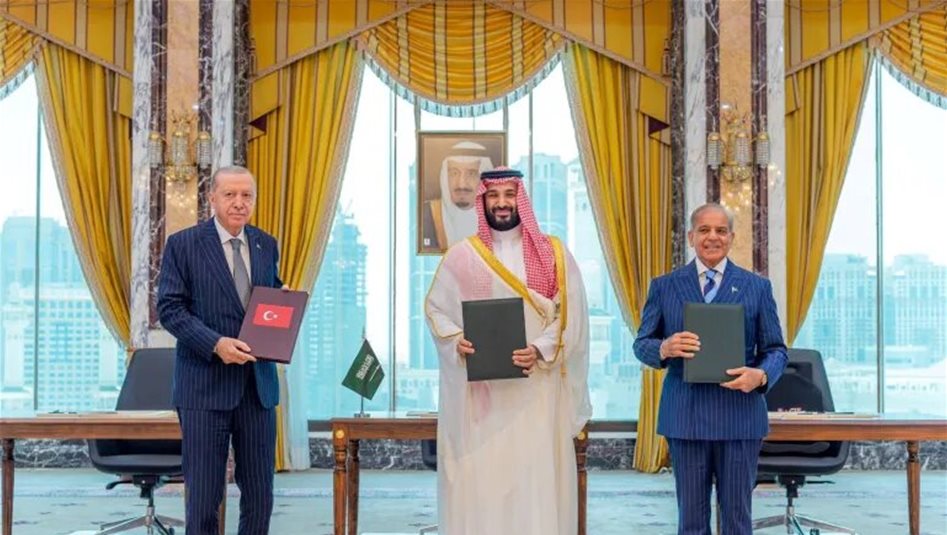 تقرير: هل تمكنت إسرائيل من إبعاد مصر عن محور تركيا ـ السعودية ـ باكستان؟