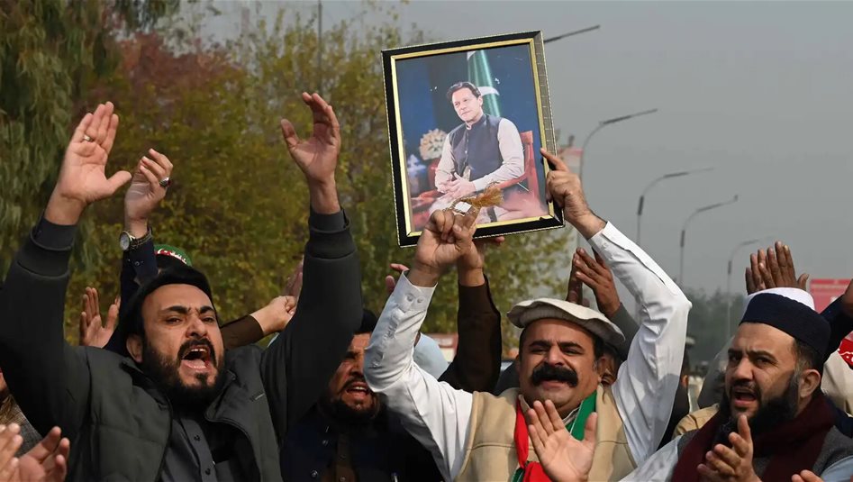 حزب عمران خان يصعّد ضد حكومة باكستان