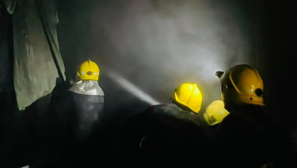 Anbar'ın Felluce kentinde binadaki yangın söndürüldü