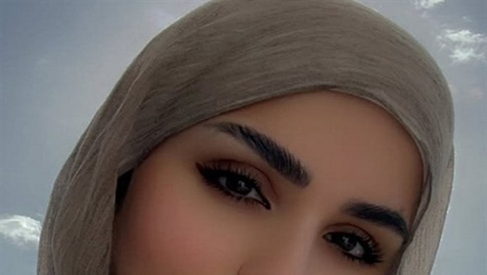 مي البلوشي تحسم الجدل: الحجاب لا يعني اعتزال الفن والتمثيل