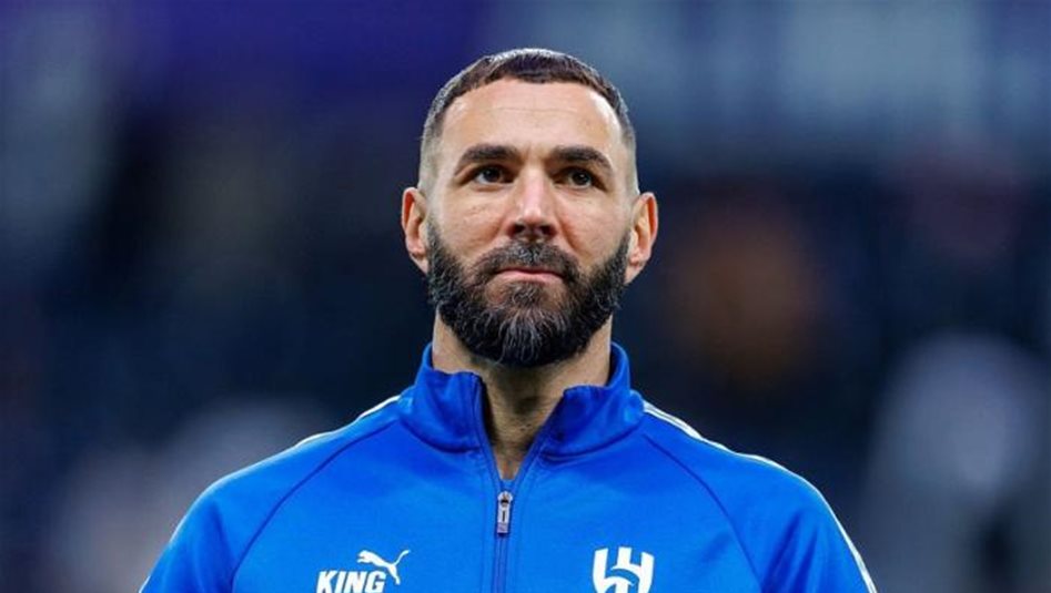 الهلال يكشف تفاصيل رحيل بنزيما