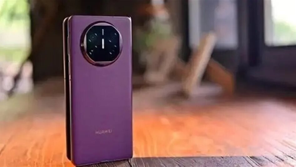Huawei phone with satellite link helps rescue user after Tibet quake