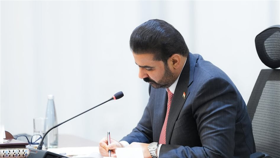 رئيس الوزراء يصدر توجيها يخص الخريجين القدامى 