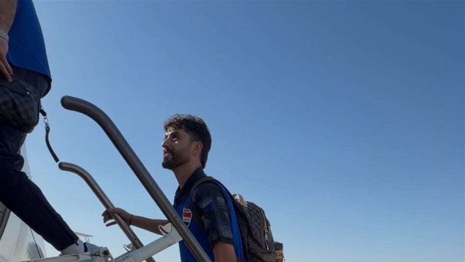 بالفيديو.. المنتخب العراقي يصل مدينة جدة
