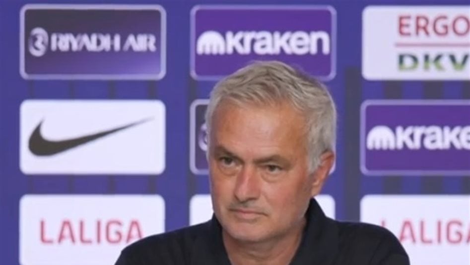 مورينيو يهنئ لجنة التحكيم بعد خسارة ريال مدريد: اتركوا لنا فرصة للمنافسة!