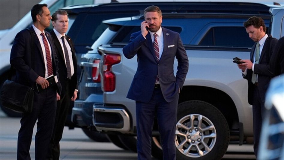 نائب مدير الـ"FBI" يستقيل من منصبه