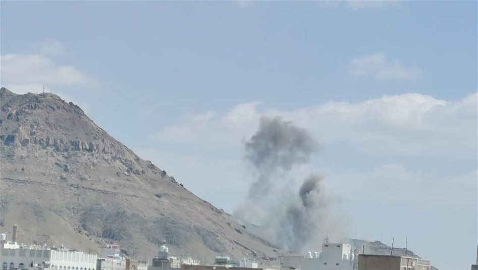 بالصور.. صنعاء تتعرض لقصف جوي