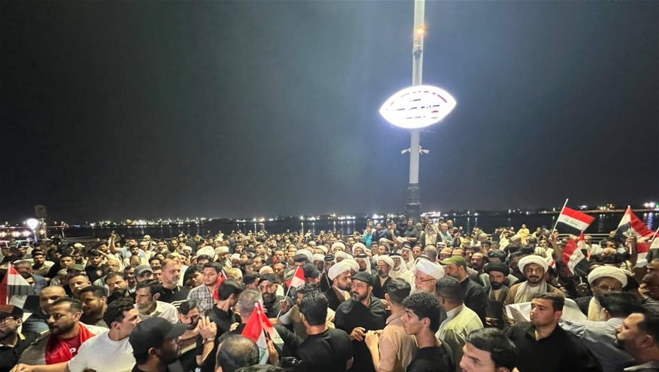 احتجاجات غاضبة في البصرة تنديداً بارتفاع الأسعار وسعر صرف الدولار (فيديو) 