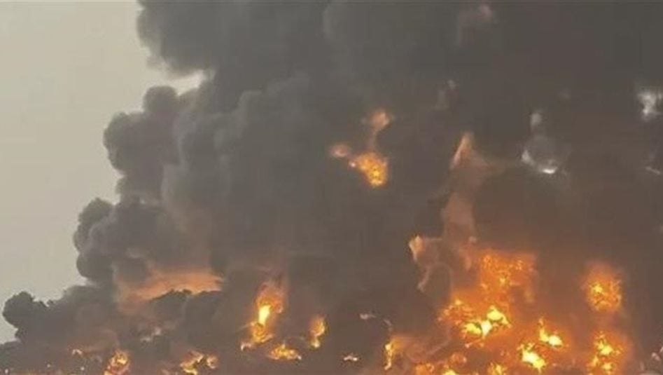 غارات سعودية تستهدف محطة لشركة النفط اليمنية في الحديدة