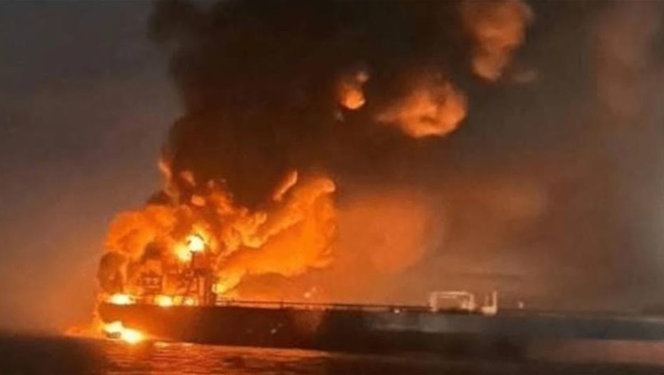 الامارات تعلن إنقاذ 22 شخصا إثر حريق ناقلة نفط في الخليج