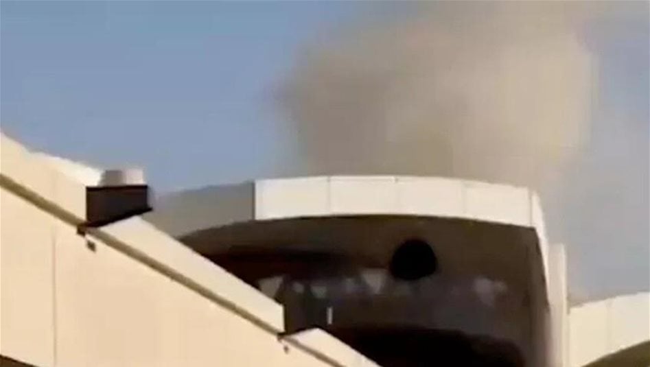 التحالف يصف الهجوم على مطار الملك خالد جريمة حرب وواشنطن تعلق