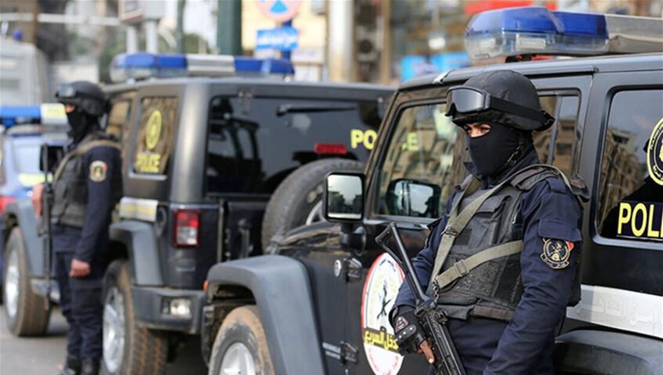 القبض على سيدة عارية في الشارع تهذي بكلمات غريبة