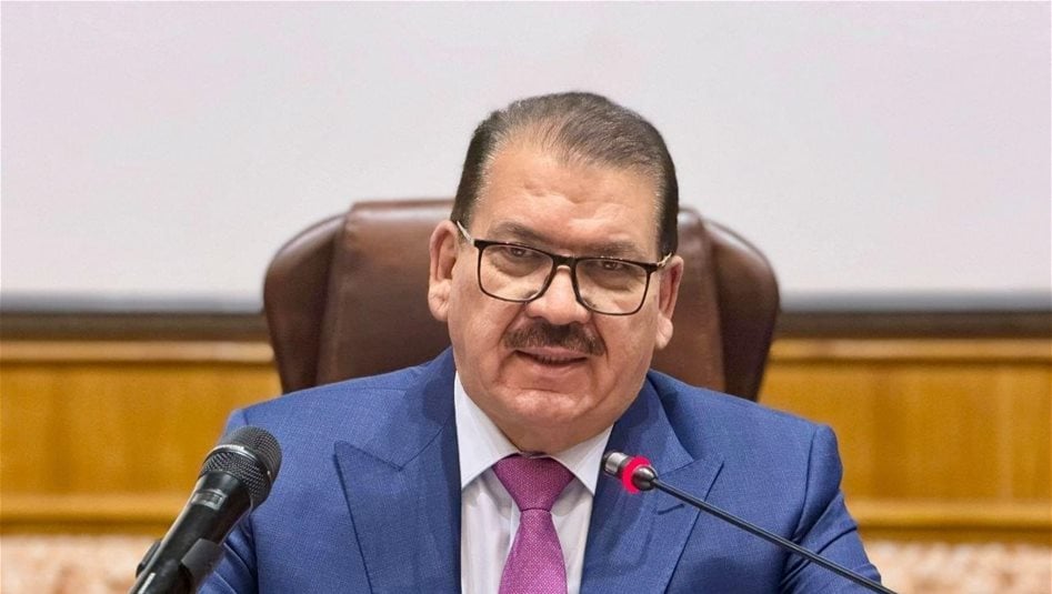 رئيس الوزراء يكلف وزير التربية بإنهاء وجود المدارس الطينية في العراق